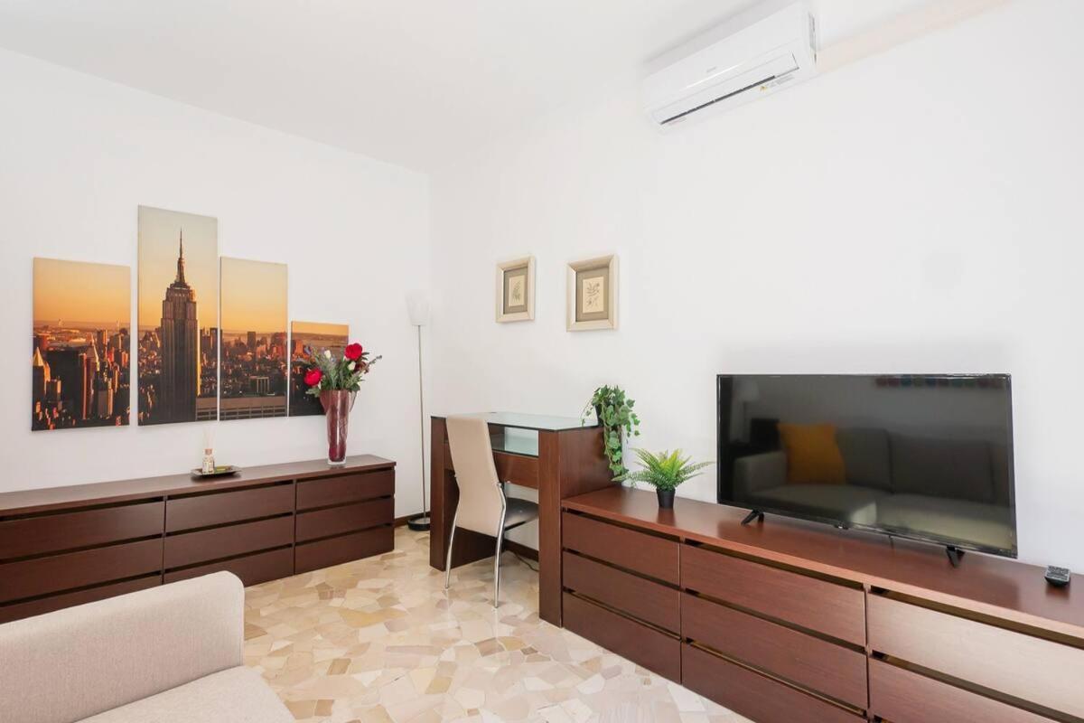 Ihost Apartment - Veneziano 8 Милан Экстерьер фото